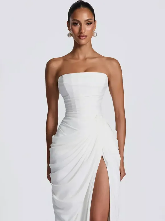 Robe de mariée civile corset intégré dos lacé doublure en mousseline et satin.