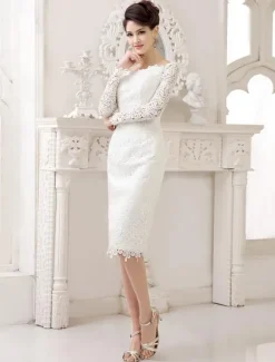 Robe de mariée courte col bateau manche longue zip sur dos en dentelle