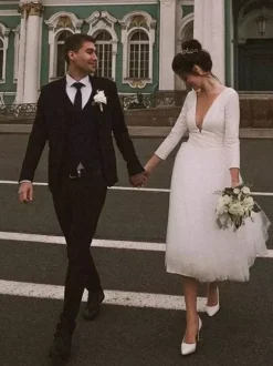 Robe de mariée courte col V manche 3/4 boutonné sur dos longueur au genou robe mariage civil
