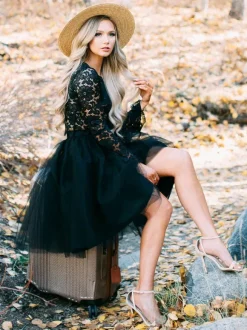 Robe de mariée courte manche longue top en dentelle jupe en tulle 2 pièces