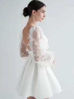 Robe de mariée courte mini col en V manches longues coupe trapèze