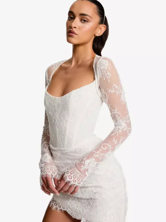 Robe de mariée courte noir manche longue en dentelle