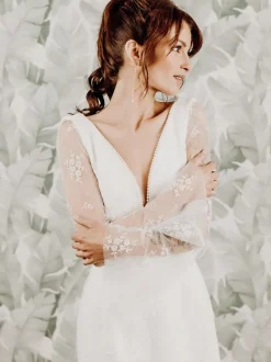 Robe de mariée courte robe de mariage civil en crêpe élastique col v manche longue en dentelle au genou