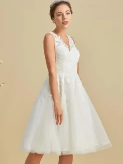 Robe de mariée courte robe de mariage civil col V sans manche boutonné sur dos