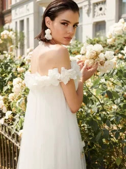 Robe de mariée courte trapèze col bateau sans manches motif floral
