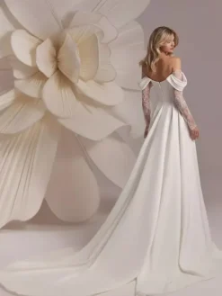 Robe de mariée dentelle Ivoire  Cou original manches longues détail zip Robes de mariée