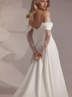 Robe de mariée dentelle Ivoire  Cou original manches longues détail zip Robes de mariée