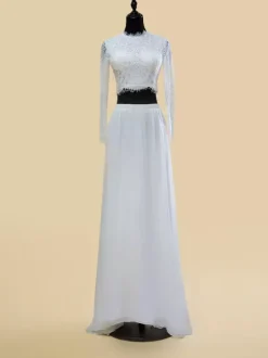 Robe de mariée deux pièces en mousseline de soie découpée avec col bijou et traîne robe de mariée deux pièces avec boutons fonctionnels et manches longues longueur 20 cm ivoire