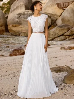Robe de mariée deux pièces haut en dentelle jupe en mousseline de soie plissée longueur au sol