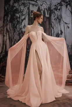 Robe de mariée gothique noire en dentelle coupe trapèze manches longues taille naturelle à volants et traîne