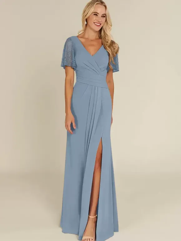 Robe de mariée pour mère col en v manches courtes gaine robes d'invitées perlées pour mariage