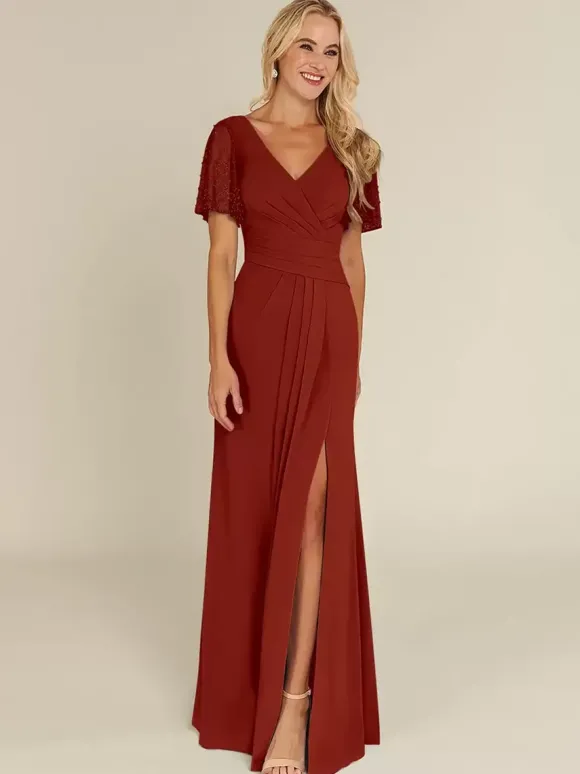 Robe de mariée pour mère col en v manches courtes gaine robes d'invitées perlées pour mariage