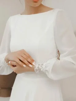 Robe de mariée simple blanche col rond manche longue en dentelle Robes de mariage