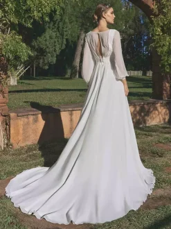 Robe de mariée simple en mousseline col en V manches longues dentelle coupe trapèze