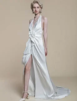 Robe de mariée simple en polyester avec décolleté sans manches et fleurs gaine 50 cm