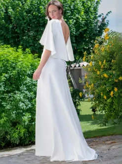 Robe de mariée simple en satin col en V manches mi-longues dentelle robe de bal 30 cm