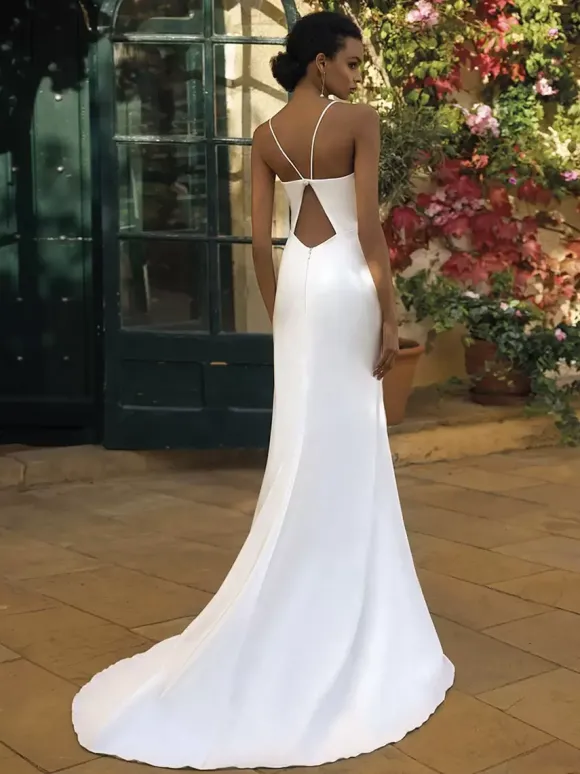 Robe de mariée simple en tissu satiné col carré sans manches robes de mariée sirène