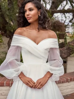 Robe de mariée simple hors des épaules manche longue boutonné sur dos à traîne