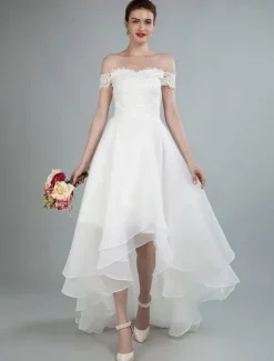 Robe de mariée simple hors de l'épaule en dentelle haut-bas jupe asymétrique en organza Robe de mariage