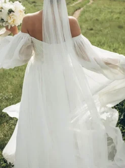 Robe de mariée simple robe de mariage col en coeur manche longue à traîne