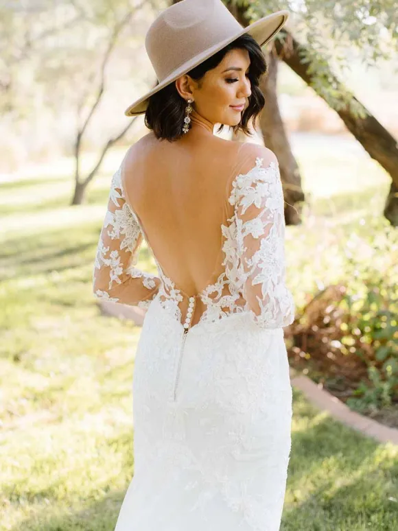 Robe de mariée sirène robe de mariage col V manche longue en dentelle à traîne