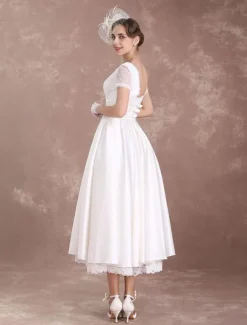 robe de mariée vintage A-ligne à taille naturelle Tissu de satin en dentelle avec doublure et jupon