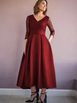 Robe de mère col en V demi-manches trapèze robes d'invitées de mariage perlées