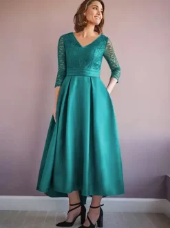 Robe de mère col en V demi-manches trapèze robes d'invitées de mariage perlées