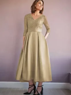 Robe de mère col en V demi-manches trapèze robes d'invitées de mariage perlées