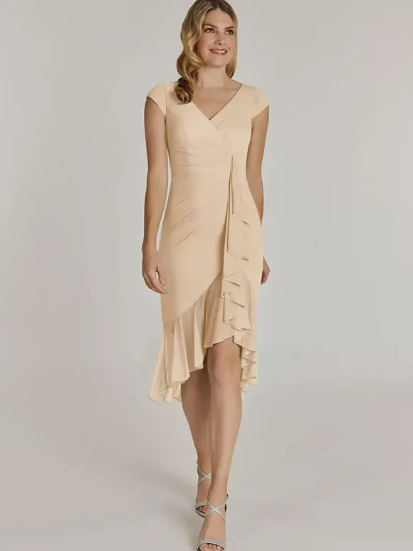 Robe de mère col en V manches courtes robes d'invitées de mariage plissées courtes