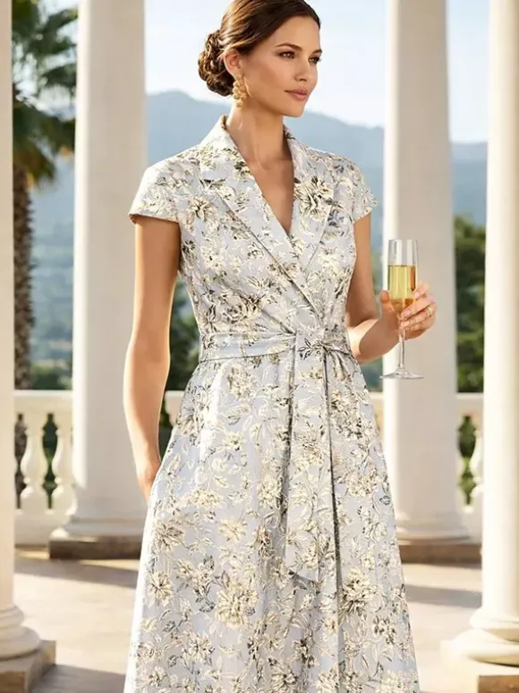 Robe de mère décolleté travaillé manches courtes coupe trapèze ceinture robe d'invitée de mariage