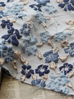 Robe de mère décolleté travaillé manches courtes coupe trapèze ceinture robe d'invitée de mariage
