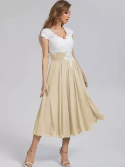 Robe de mère de mariée robe d'invitée mariage col v en dentelle jupe plissée