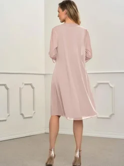 Robe de mère de mariée rose en chiffon col rond manche longue longueur au genou robe d'invitée
