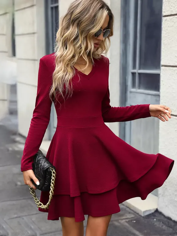 Robe de Patineuse Courte Femme avec Manches Longues à Col V Coupe Cintrée Bas Evasée Unicolore