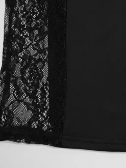 Robe de soirée bustier à bretelles spaghetti et découpe latérale en dentelle robe maxi moulante