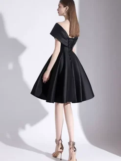 Robe de soirée courte hors de l'épaule laçage sur dos au genou