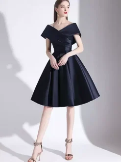 Robe de soirée courte hors de l'épaule laçage sur dos au genou