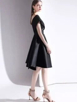 Robe de soirée courte hors de l'épaule laçage sur dos au genou