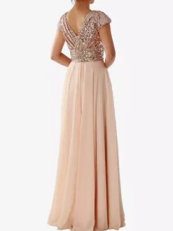 Robe de soirée écru blanc à col V et sequins manches courtes cintrées style chic semi-formel