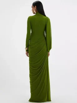 Robe de soirée fourreau plissée à encolure travaillée longueur au sol idéale pour les fêtes.