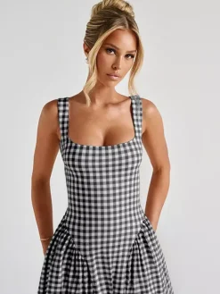 Robe de soirée élégante à carreaux sans manches col carré robe noire midi