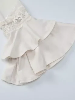 Robe de soirée longue à épaules dénudées bordure en dentelle manches évasées décolleté plongeant robe sirène moulante