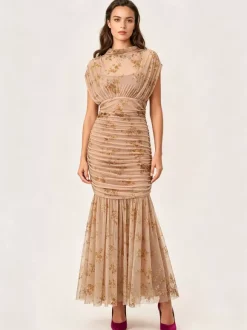Robe de soirée longue abricot clair col montant plissée manches courtes imprimée