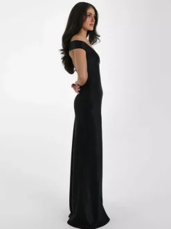Robe de soirée longue beige à col en V épaules dénudées et dos nu élégante et semi-formelle idéale pour l'été.