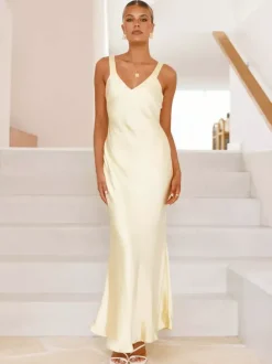 Robe de soirée longue bleu royal à bretelles col sans manches dos nu sexy et semi-formelle