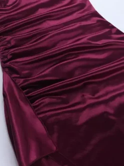Robe de soirée longue bordeaux à bretelles spaghetti et décolleté en dentelle fente haute robe sexy semi-formelle