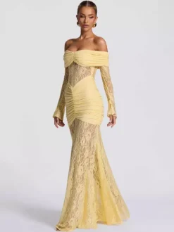 Robe de soirée longue bordeaux à épaules dénudées en dentelle manches longues style semi-formel sexy