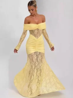 Robe de soirée longue bordeaux à épaules dénudées en dentelle manches longues style semi-formel sexy