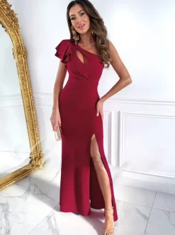 Robe de soirée longue et élégante avec volants aux épaules et fente haute 2026